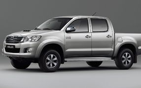 HILUX podwójna kabina automatyczna skrzynia biegów