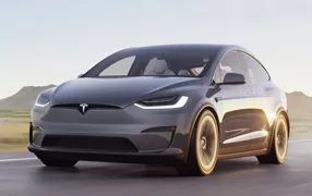 MODEL X 5 miejsc