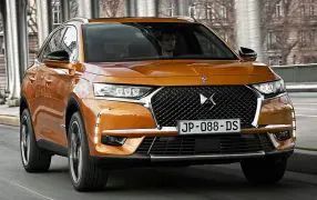 DS7 CROSSBACK  z dzielonym tylnym siedziskiem