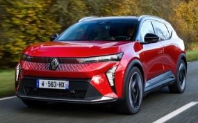 SCENIC E-TECH sportowe siedzenia